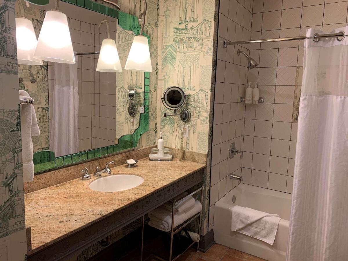 Hotel The Royal Sonesta Downtown 4*