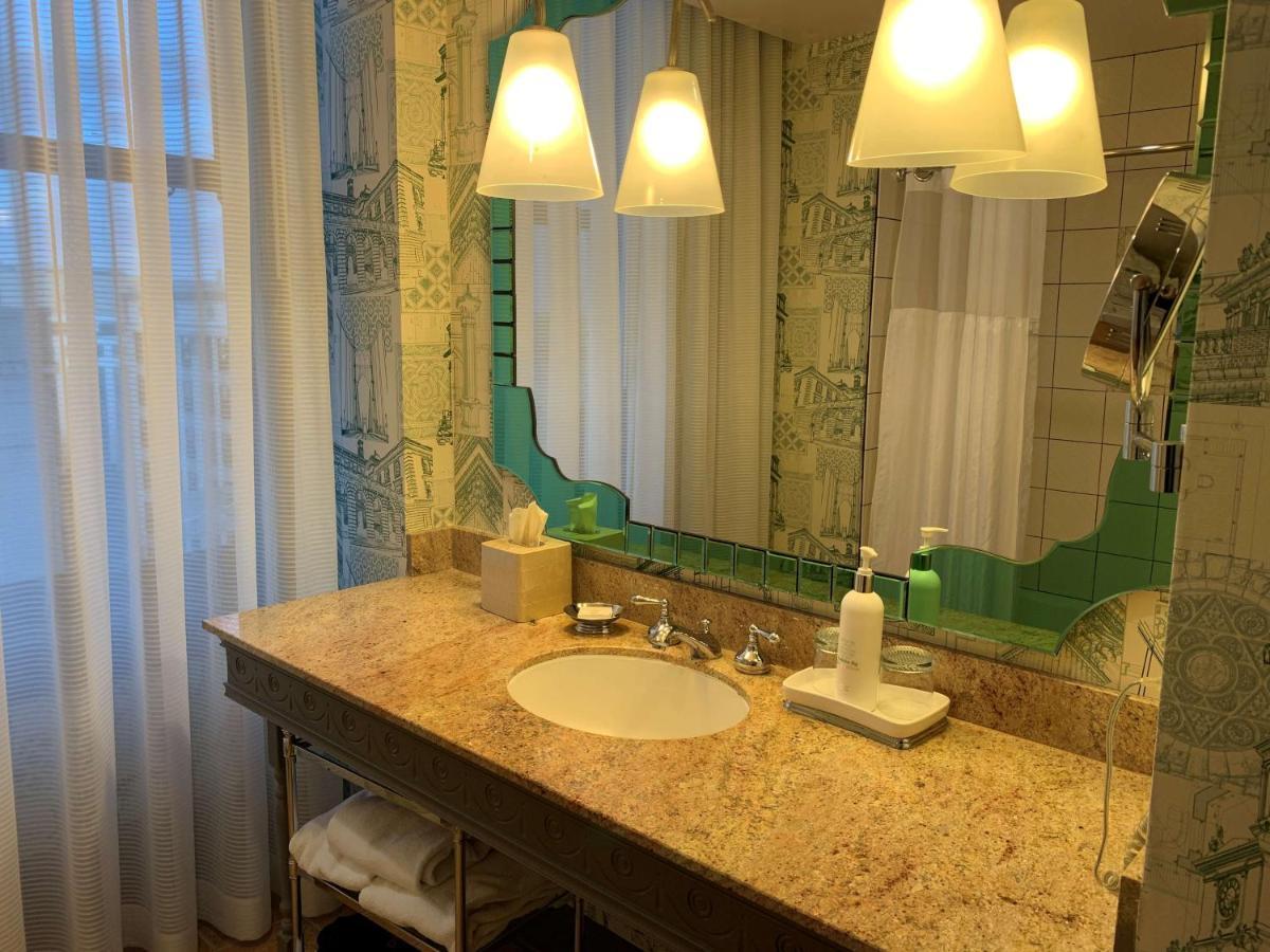 Hotel The Royal Sonesta Downtown 4*