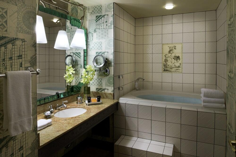 The Royal Sonesta Downtown Hotel