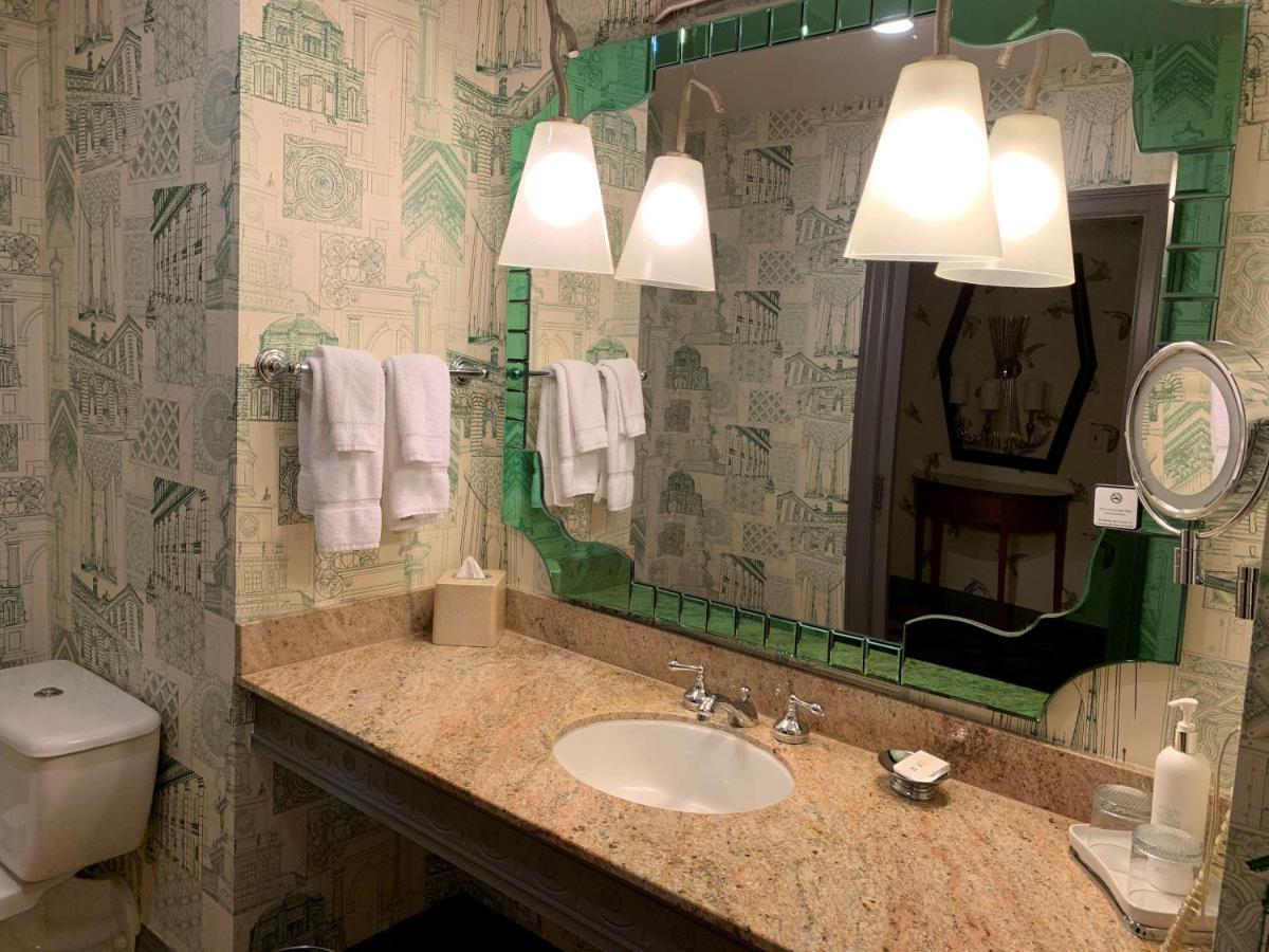 The Royal Sonesta Downtown Hotel 4*